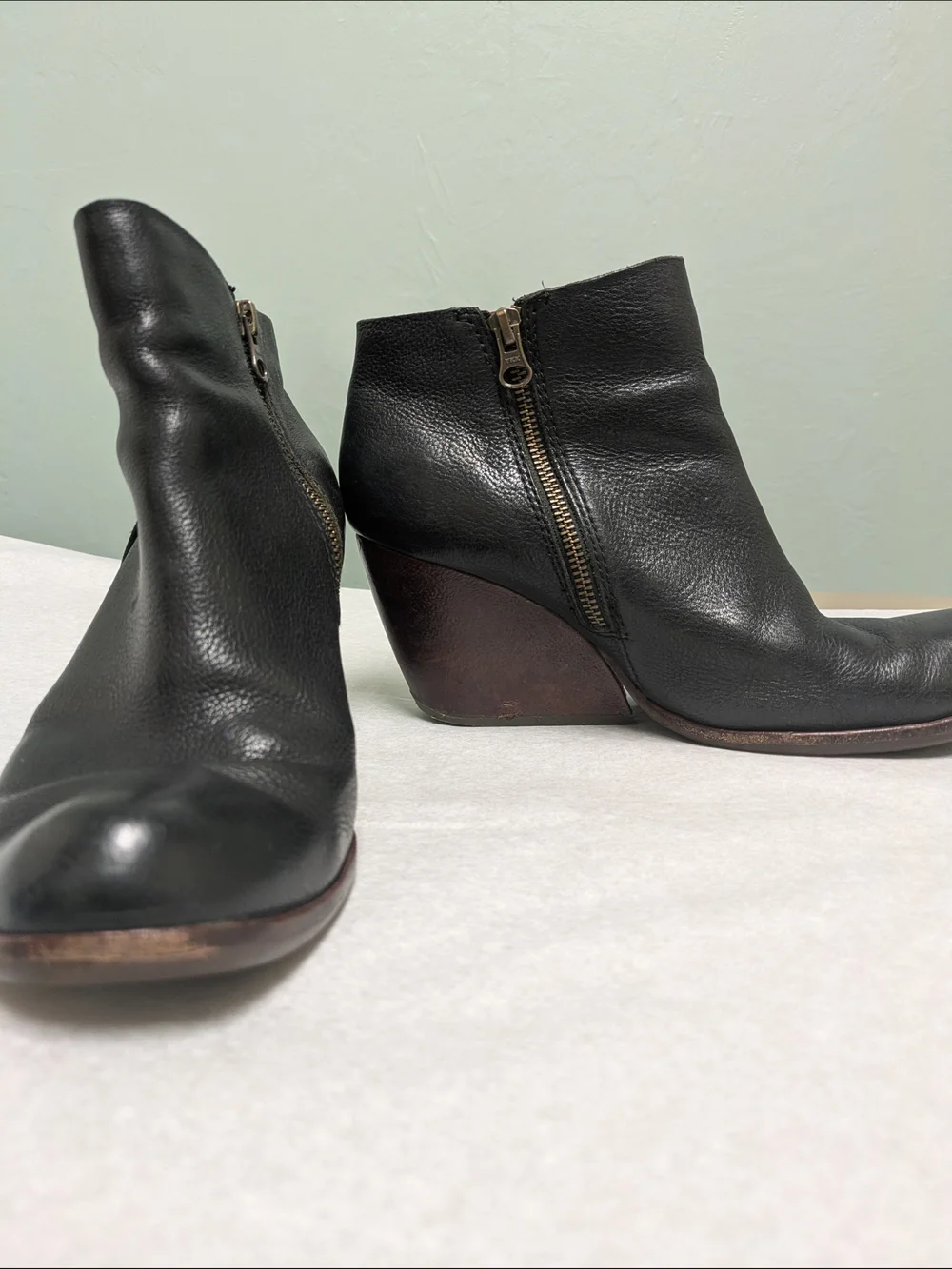 Kork-Ease Natalya Black Leather Ankle Booties w/Side Zip Sz:8.5 Boho Chunky Heel
